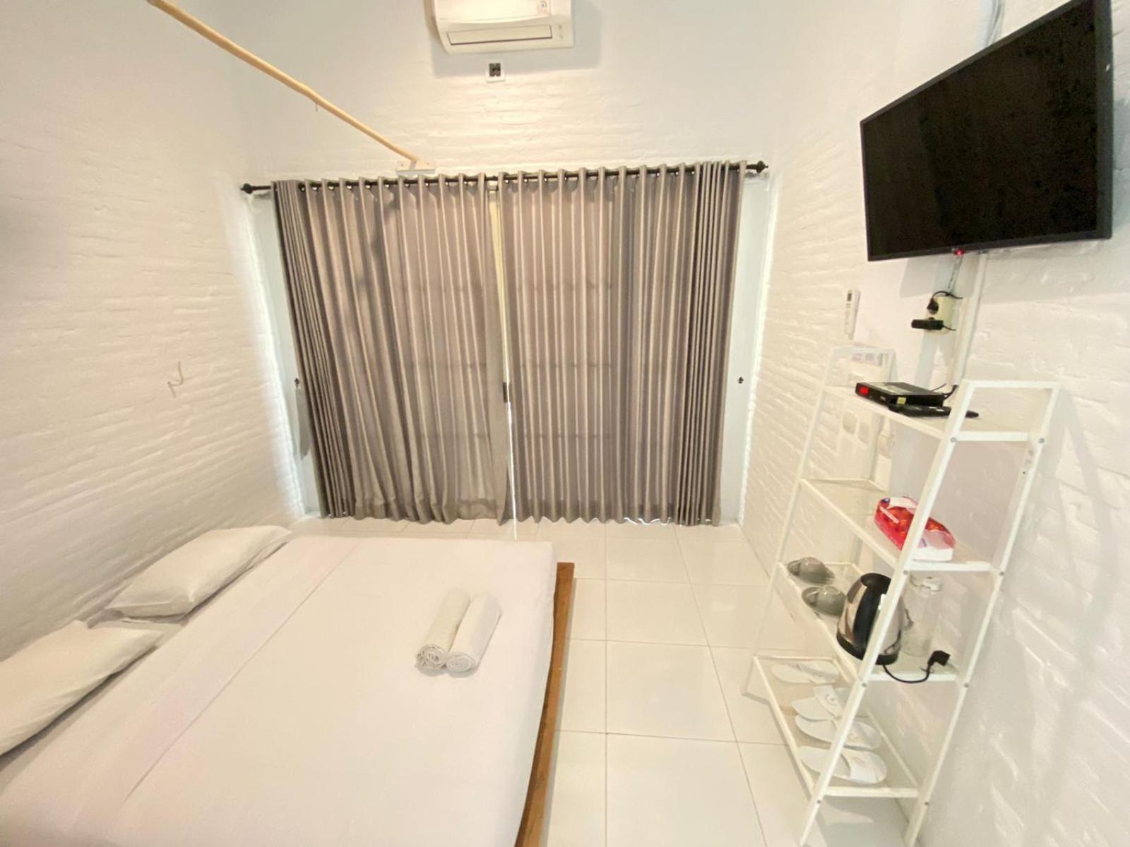 Pasir Putih Resort & Resto Maluk Экстерьер фото
