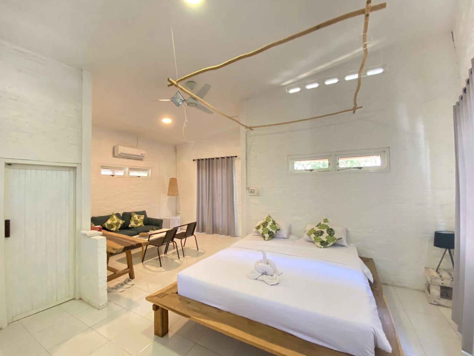Pasir Putih Resort & Resto Maluk Экстерьер фото