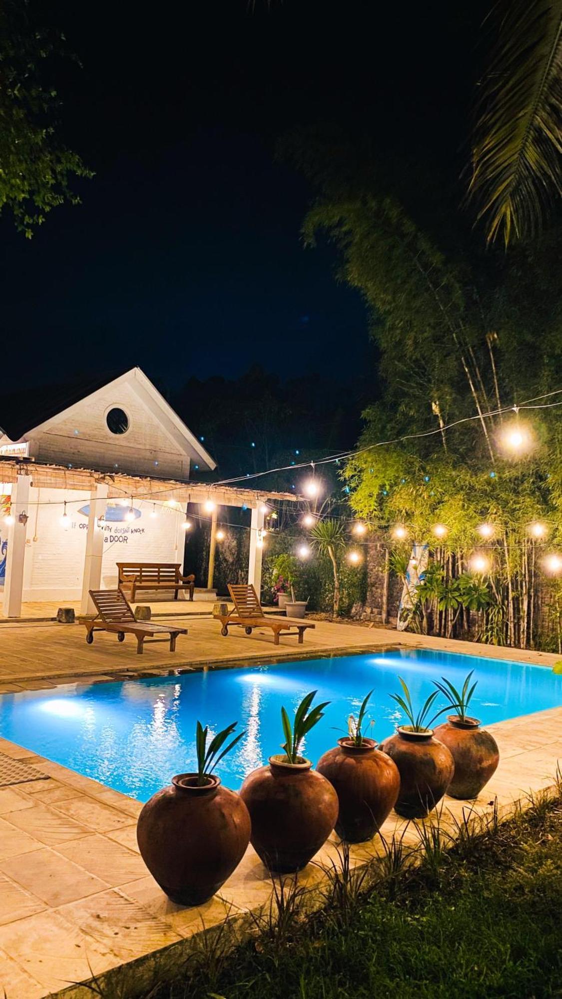 Pasir Putih Resort & Resto Maluk Экстерьер фото