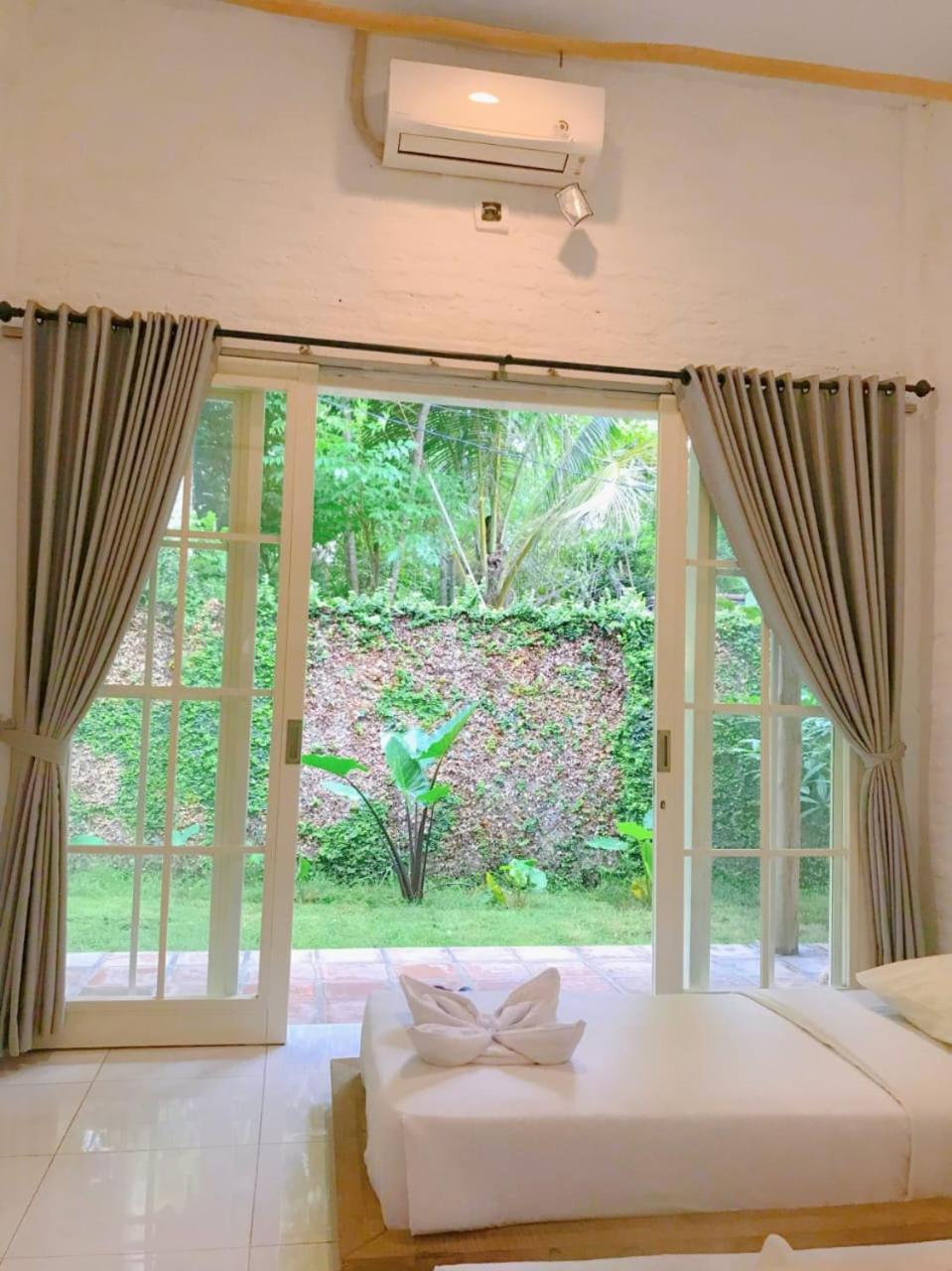 Pasir Putih Resort & Resto Maluk Экстерьер фото